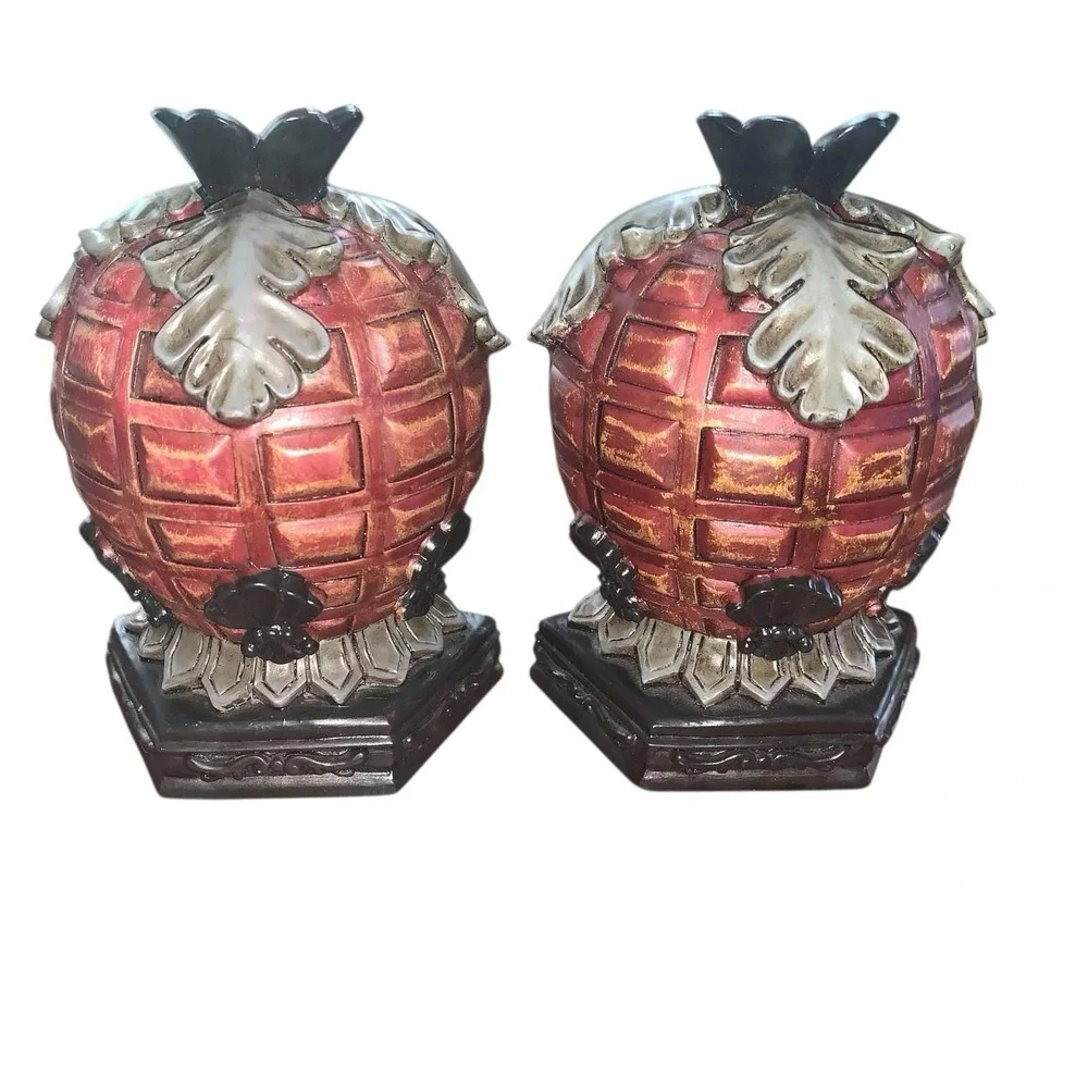 Hawaii Trade winds Bay 1677 Pineapple Book ends  Poly Stone